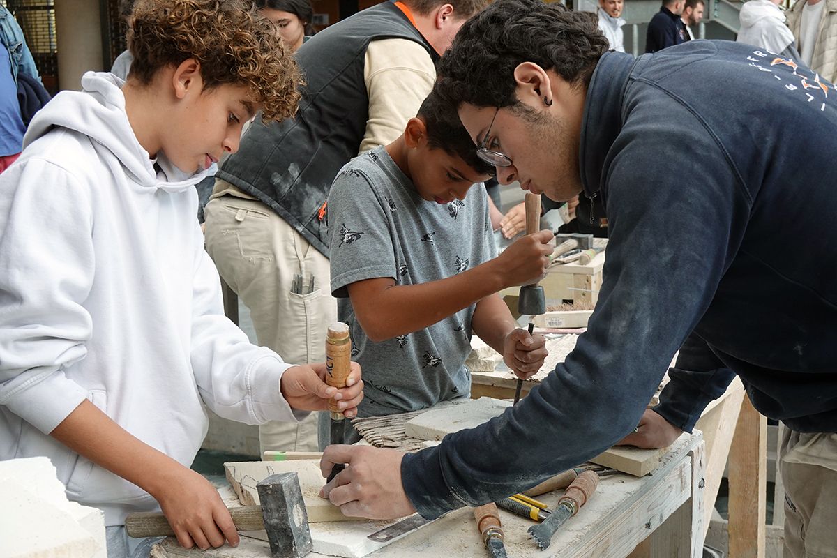Atelier de gravure sur pierre
