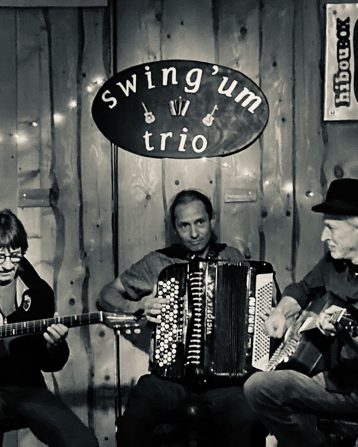 SWING'UM TRIO