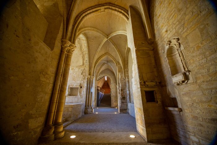 Comment ça tient une église au Moyen-Âge