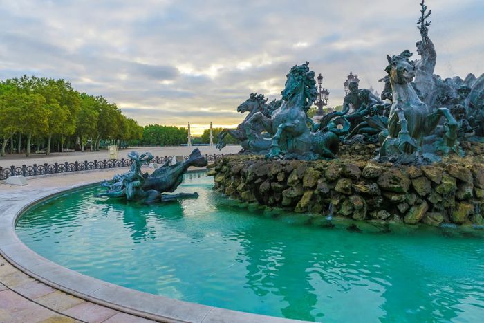 L'ADDUCTION D'EAU À BORDEAUX