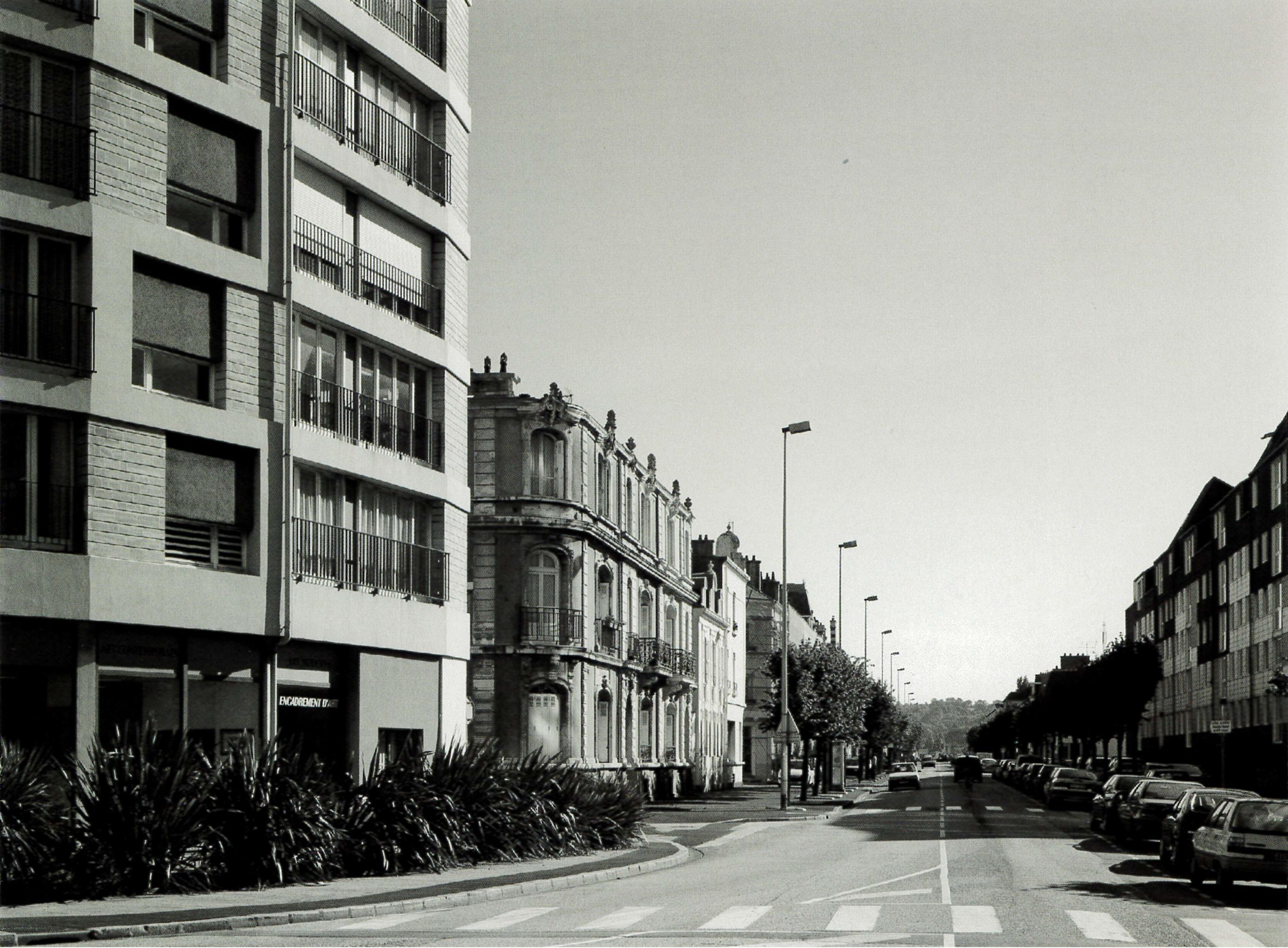 Levez les yeux ! Visite guidée de l'exposition "Cherbourg dans les années 2000"