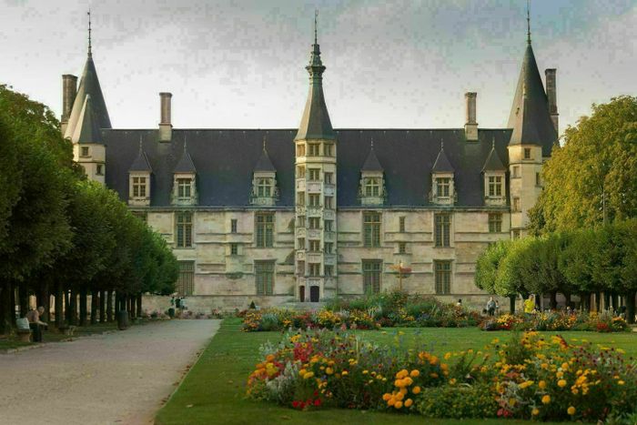 Visite guidée - Le Palais Ducal et la ville de Nevers