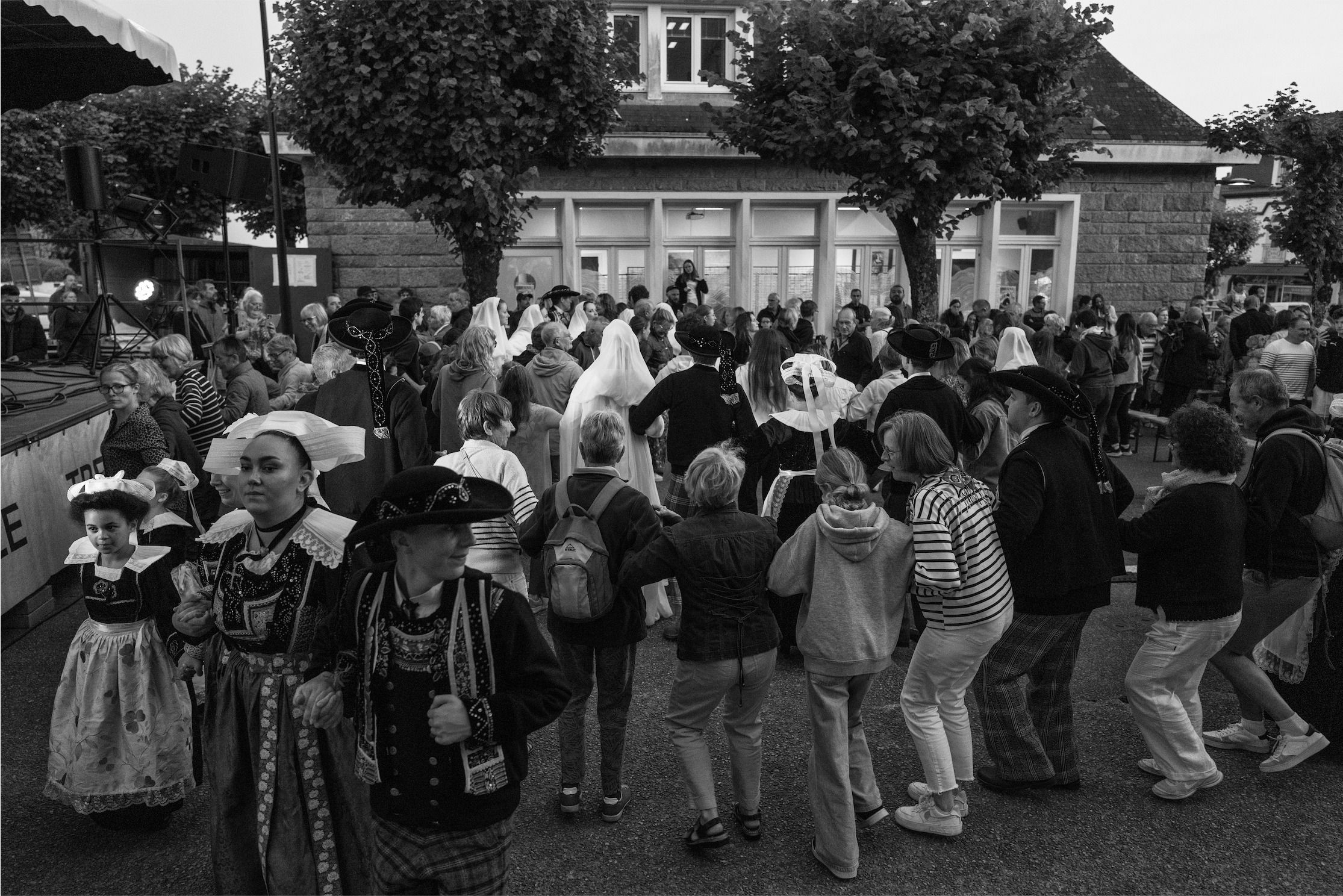 Ouvrons le bal