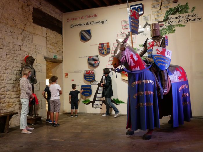 Participez à une visite guidée d'un auditoire de 1561 et de ses cachots