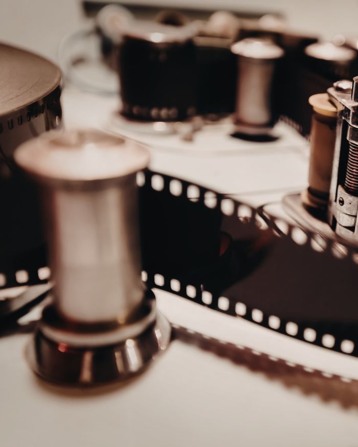 illustration: détail d'une film passant dans un projecteur