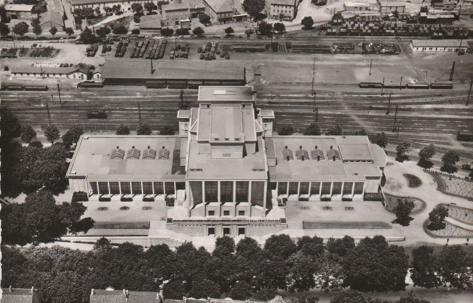 Le Palais des Sports, des Arts et du Travail de Narbonne : histoire et composition d’un chef-d’œuvre de l’architecture en béton armé.