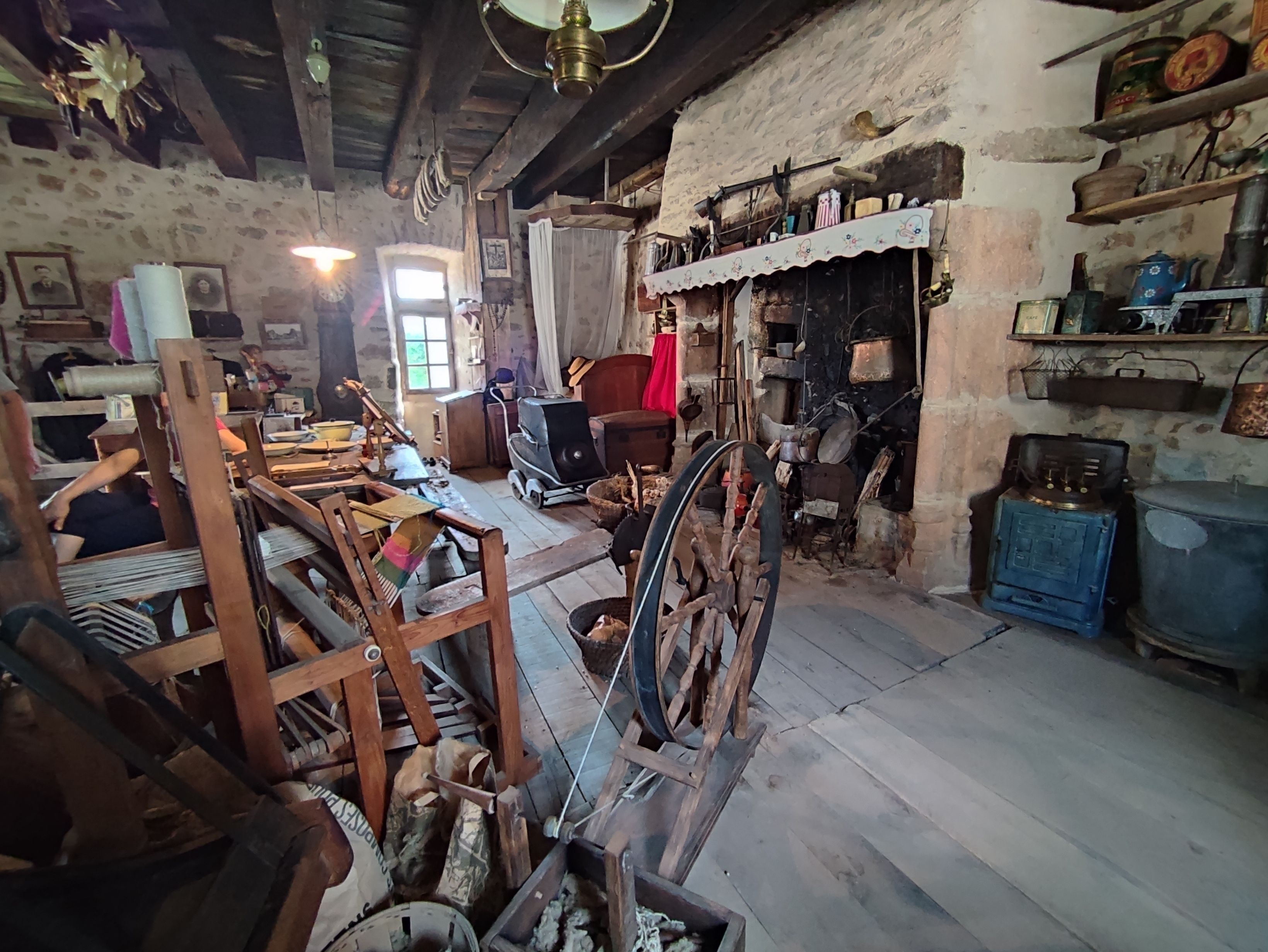 À la découverte d'objets et outils d'antan à la Maison de la Bourrette !