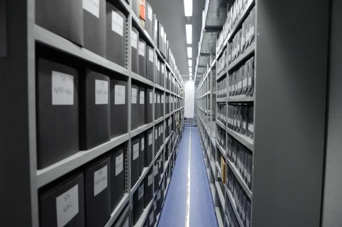 Secrets d'archives : visites guidées des Archives départementales de la Savoie.