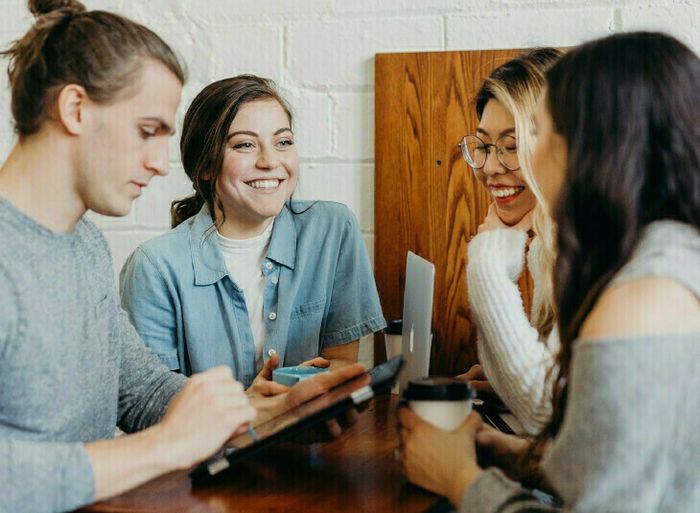 Bavardages : atelier de conversation en français