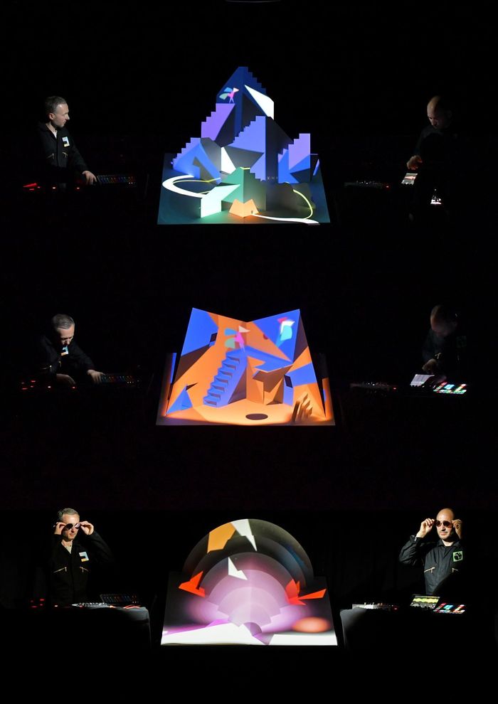 Ekla!  Du groupe de musique électronique TURNSTEAK  «Les astres sont-ils mélodiques ? À quoi ressemble le chant des étoiles ?»  Concert / Expérience immersive  Spectacle conseillé à partir de 4 ans.