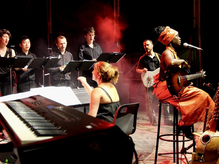 BOOLO
SENNY CAMARA & SEQUENZA 9.3