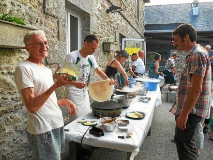 Soirée crêpes à Peumerit-Quintin