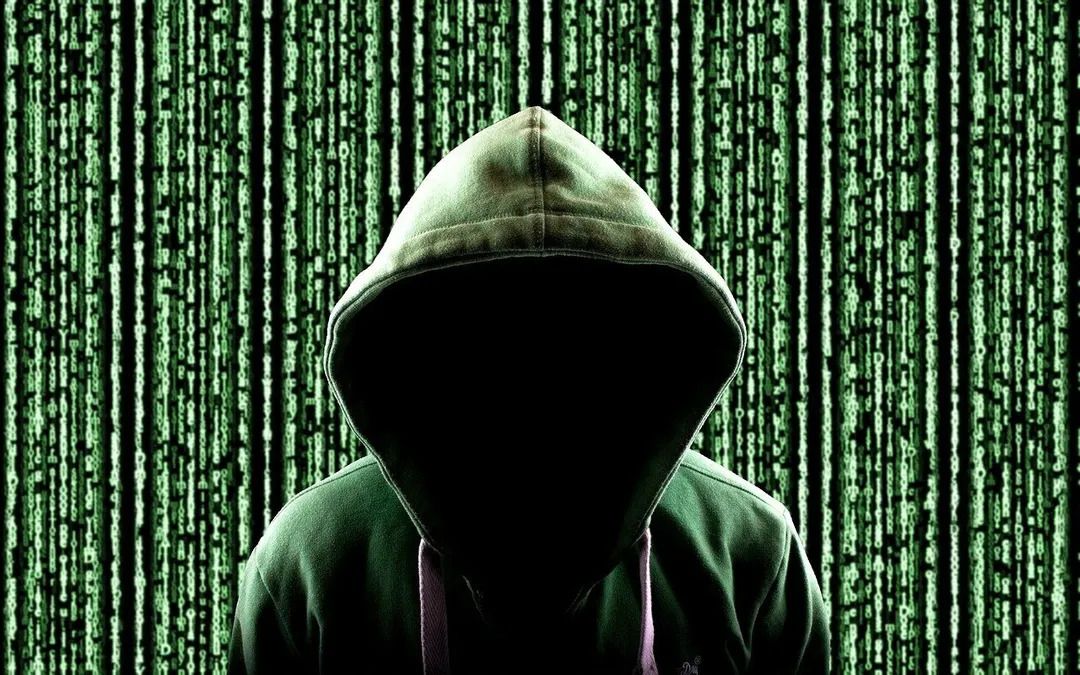 Cliquez sur ce lien pour débloquer votre colis" : les dessous de l'arnaque au sms
