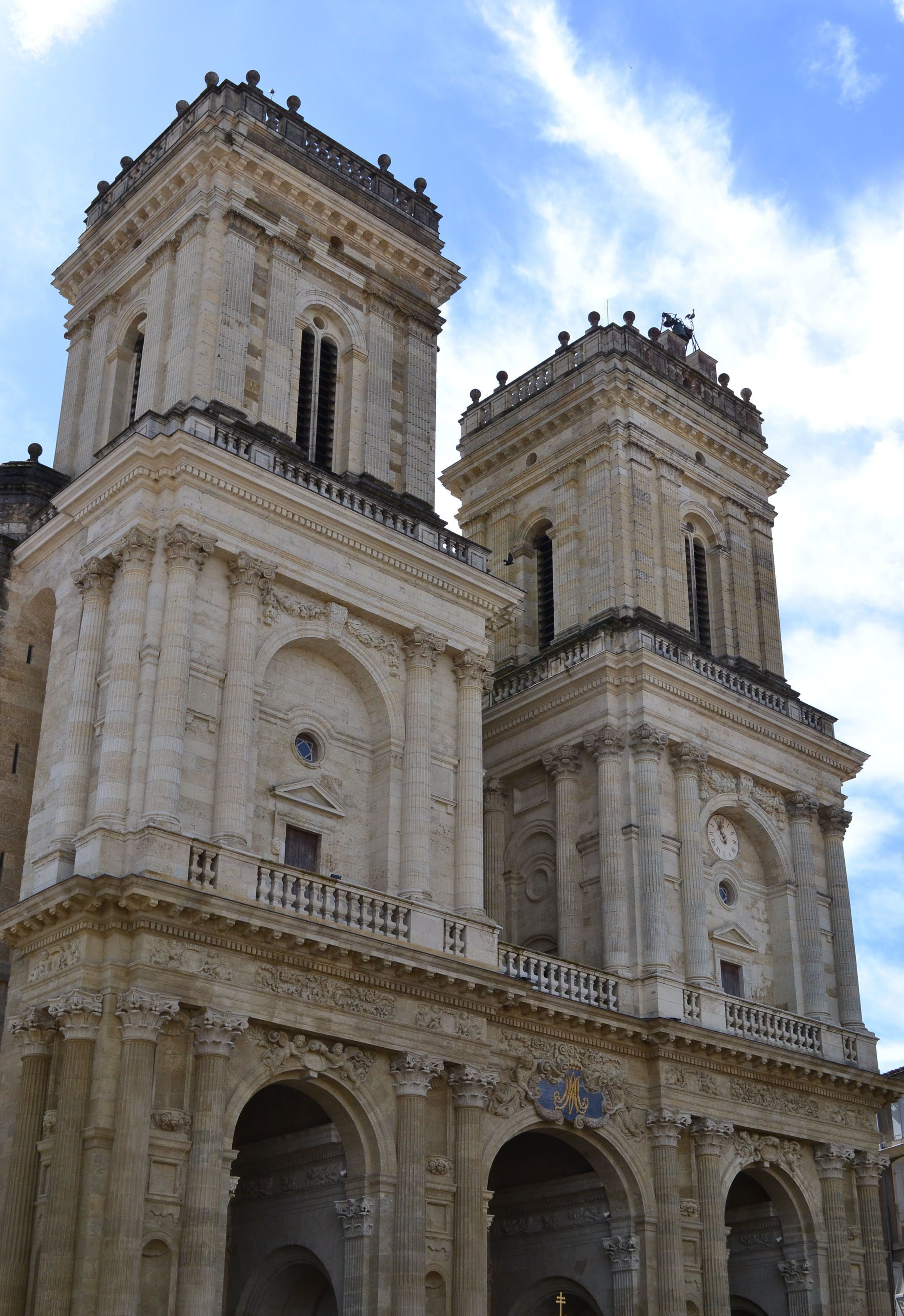 Poussez les portes de la cathédrale Sainte-Marie !