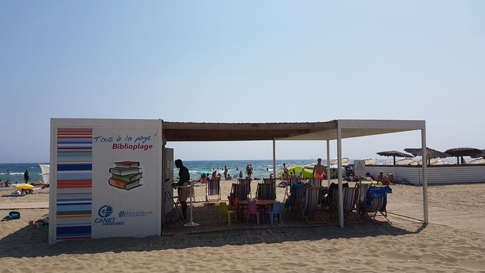 Lectures, jeux et tablettes à la biblioplage