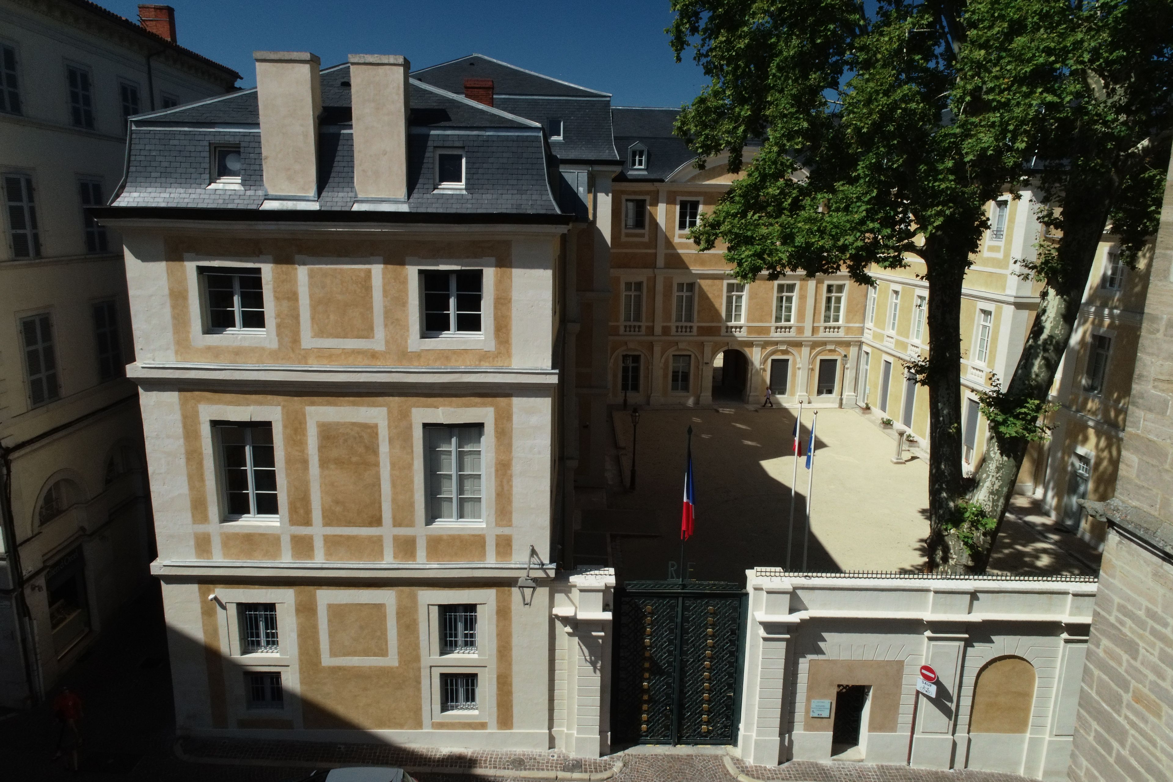 Visite libre de la préfecture du Lot