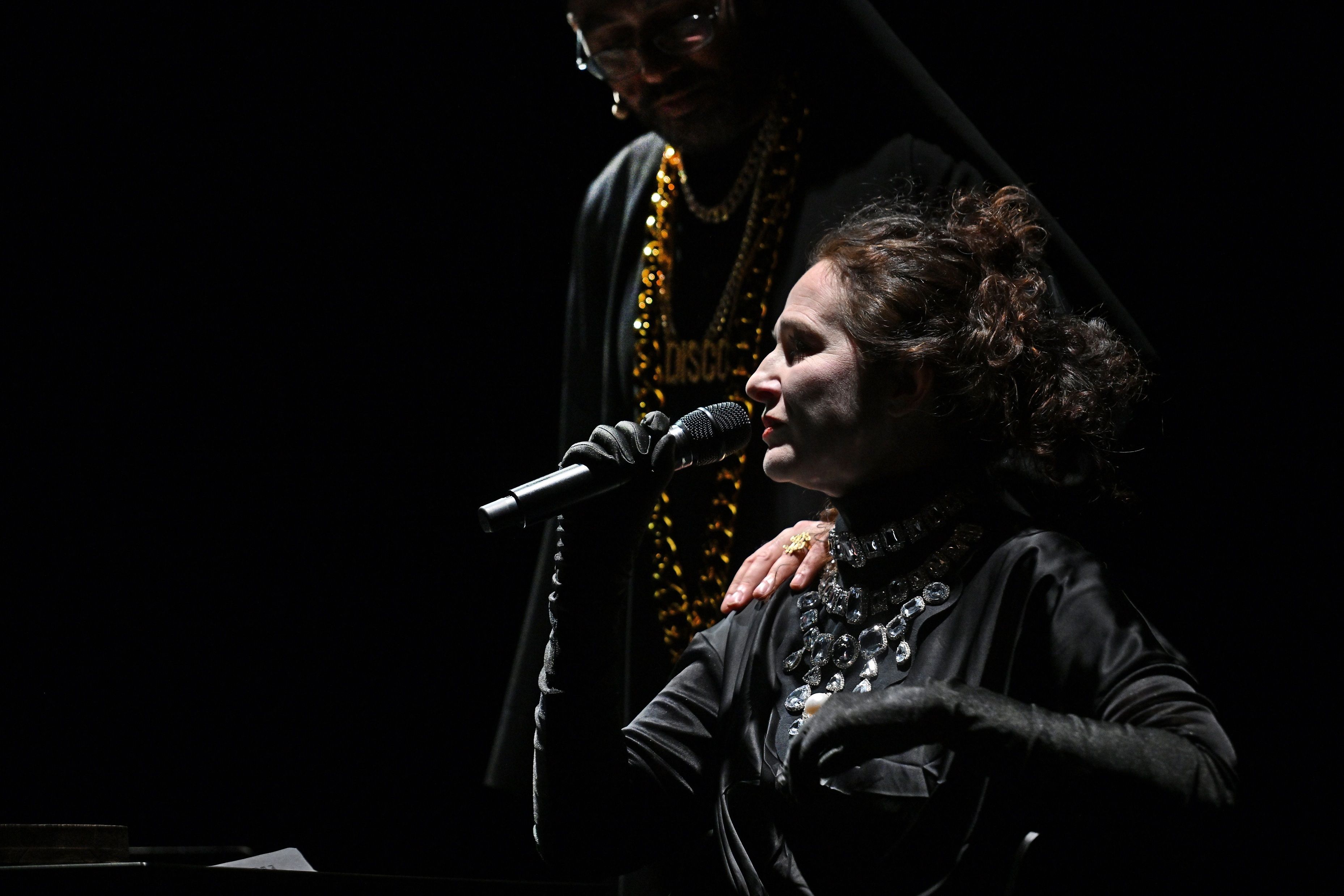 Anny Karénine (fille de) - CLAIRE DITERZI