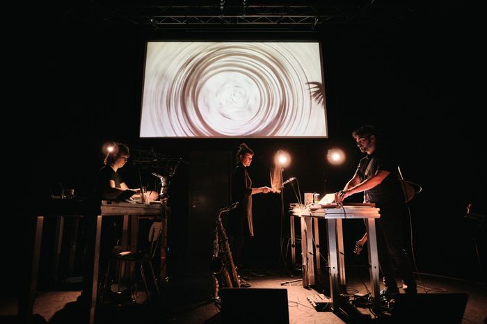 Minuit  de Rotondes ; Florence Kraus, Grégoire Terrier, Sophie Raynal et Coline Grandpierre  Spectacle conseillé à partir de 7 ans.