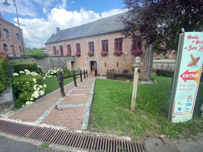 Visite libre du Musée des Bois Jolis de Felleries