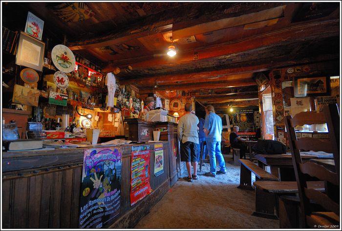 Bar des brittophones à Plouyé