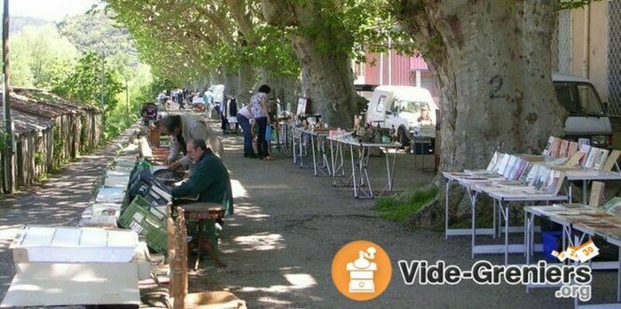 Marché aux puces de Bédarieux