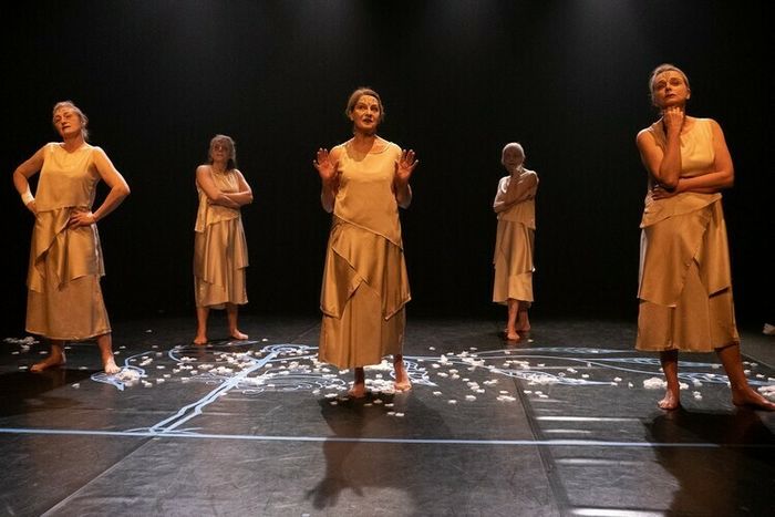 Taire de femmes - par le Théâtre La Belle Rouge
