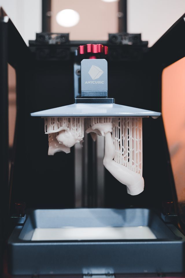 3D Printer: design and print your personalized object.
