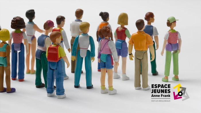 Table ronde consacrée à la place de l’enfant dans l’espace public et les politiques publiques, avec plusieurs acteurs engagés sur les droits et la protection de l’enfance.