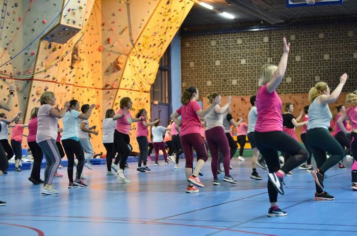 Bougeons ensemble pour Octobre Rose lors d'une soirée Zumba sous le signe de la bonne humeur , du sport , de l'énergie et surtout de solidarité