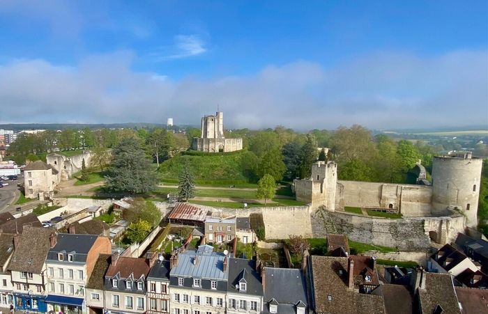 Visite libre de la tour du prisonnier, du donjon Saint-Thomas et des caves du château