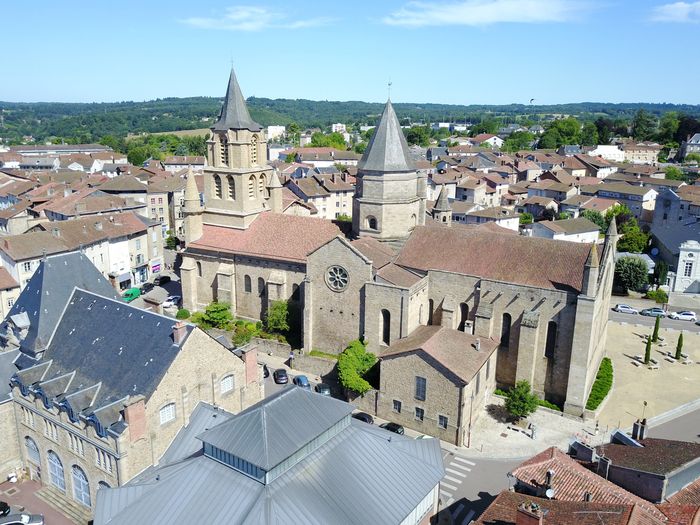 Patrimoine en péril : la collégiale de Saint-Junien se dévoile