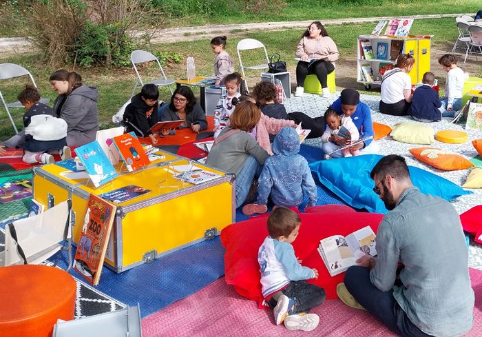 Affiche — Lecture au parc : après-midi festive
