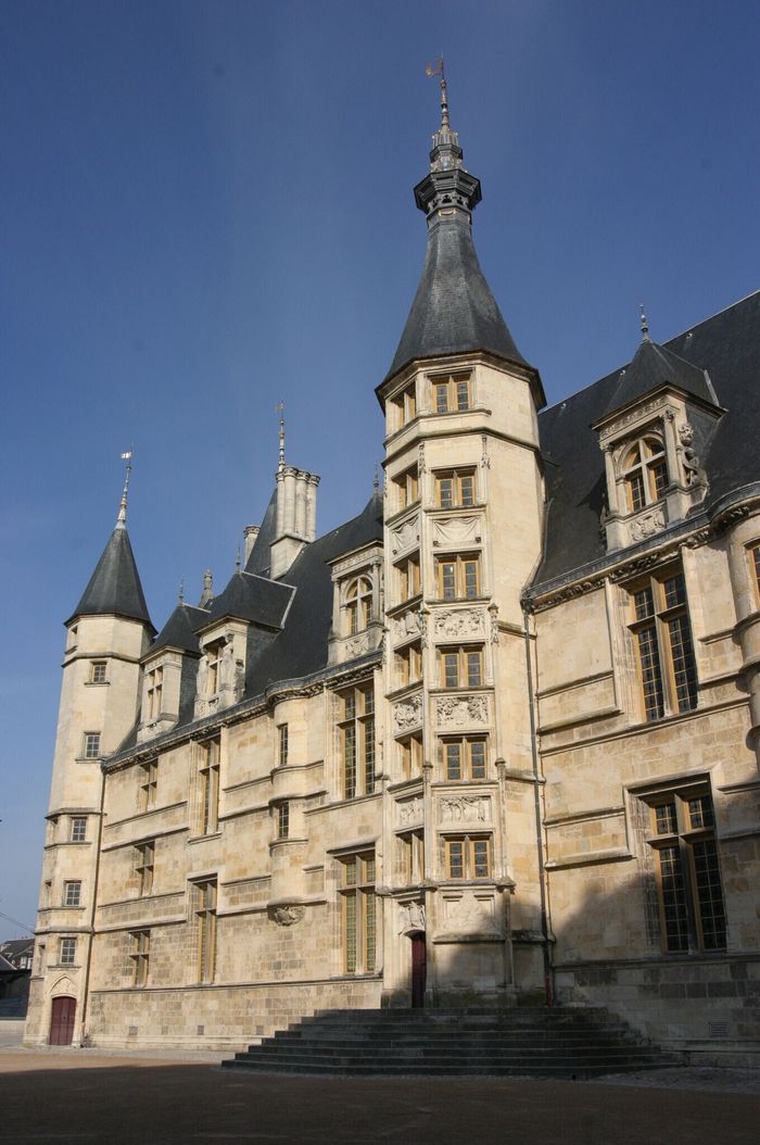 Petites et grandes histoires du Palais