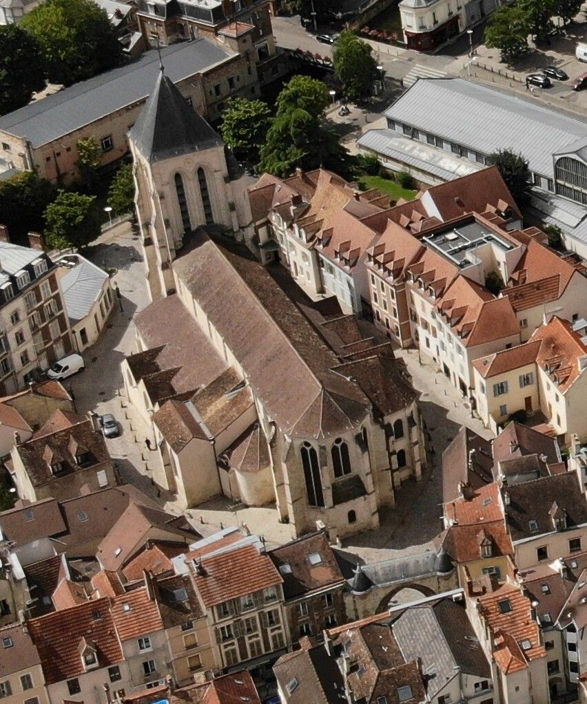 Secrets et mystères de la cathédrale Saint-Spire