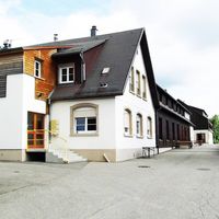 RH