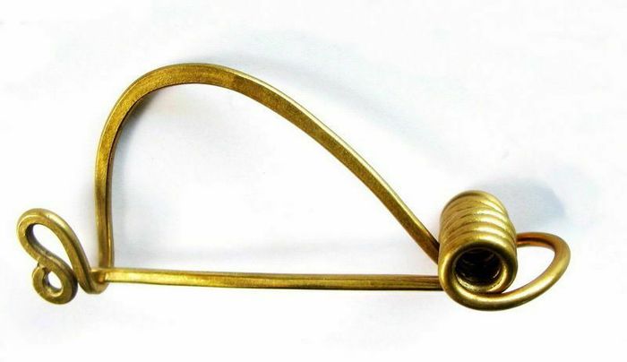 Création de fibule