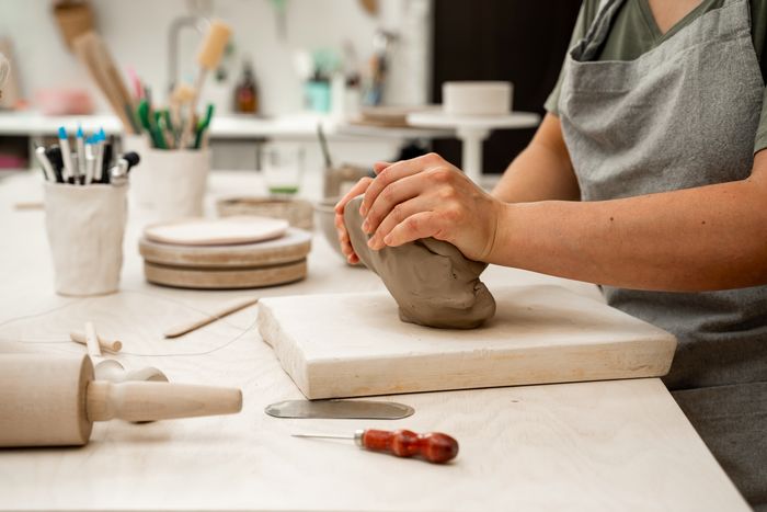 Atelier sculpture de lutin sur argile