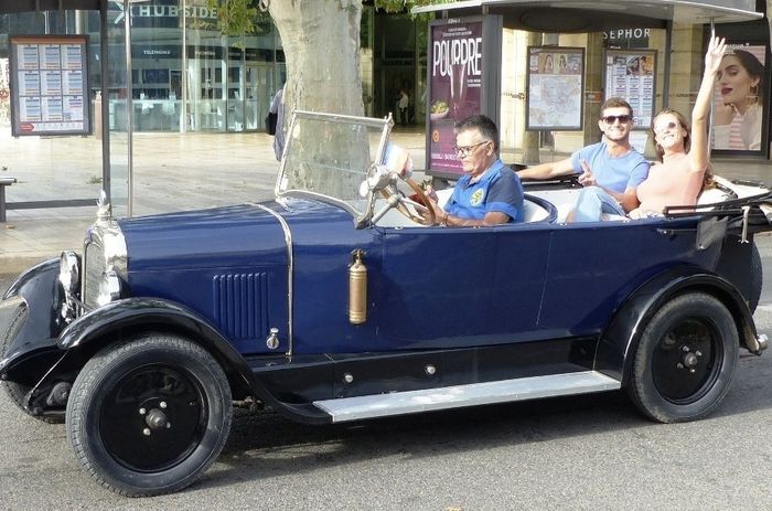 Ride in vintage cars