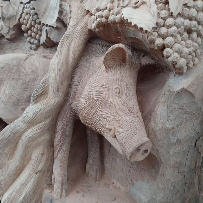 Découverte de la sculpture de l'orme bicentenaire