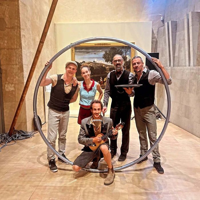Spectacle de cirque : « Déambulation circassienne »