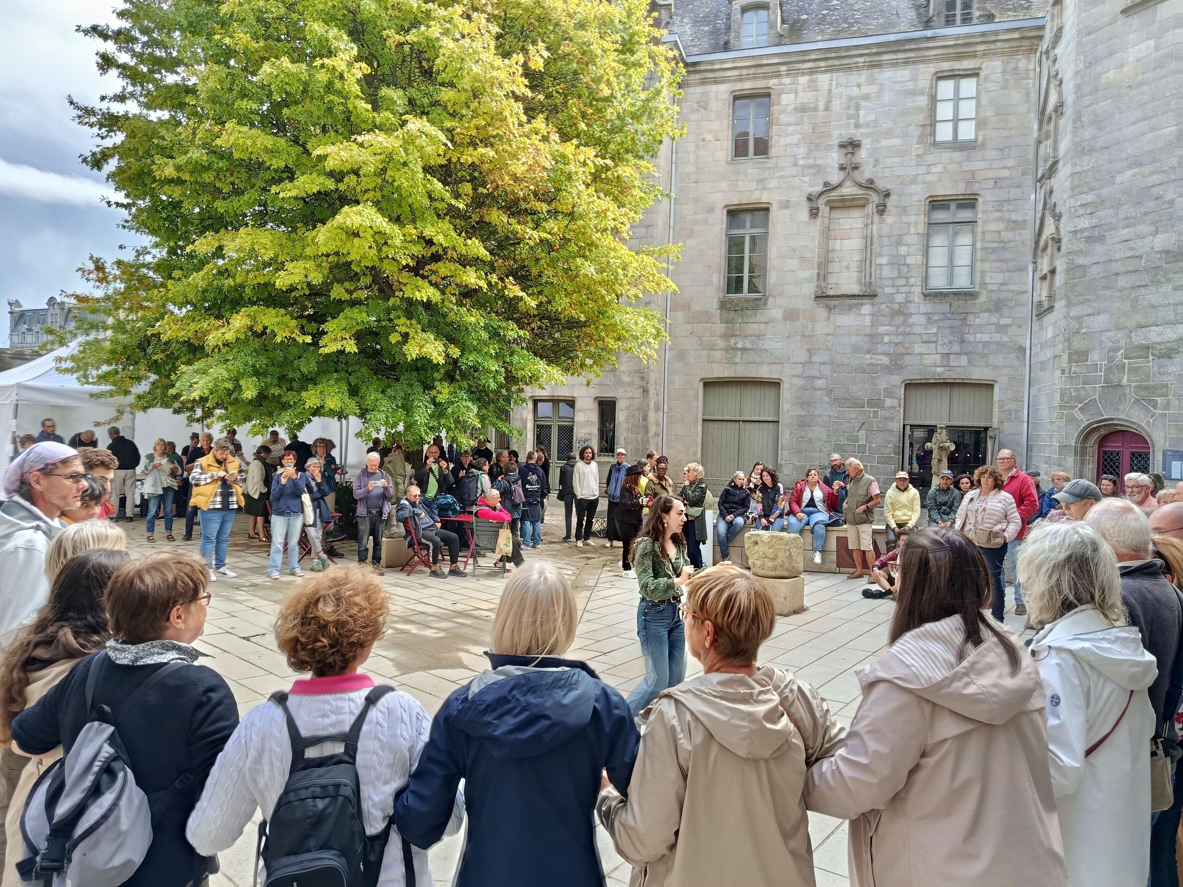 Visite décalée au Musée breton et au Manoir de Kernault !