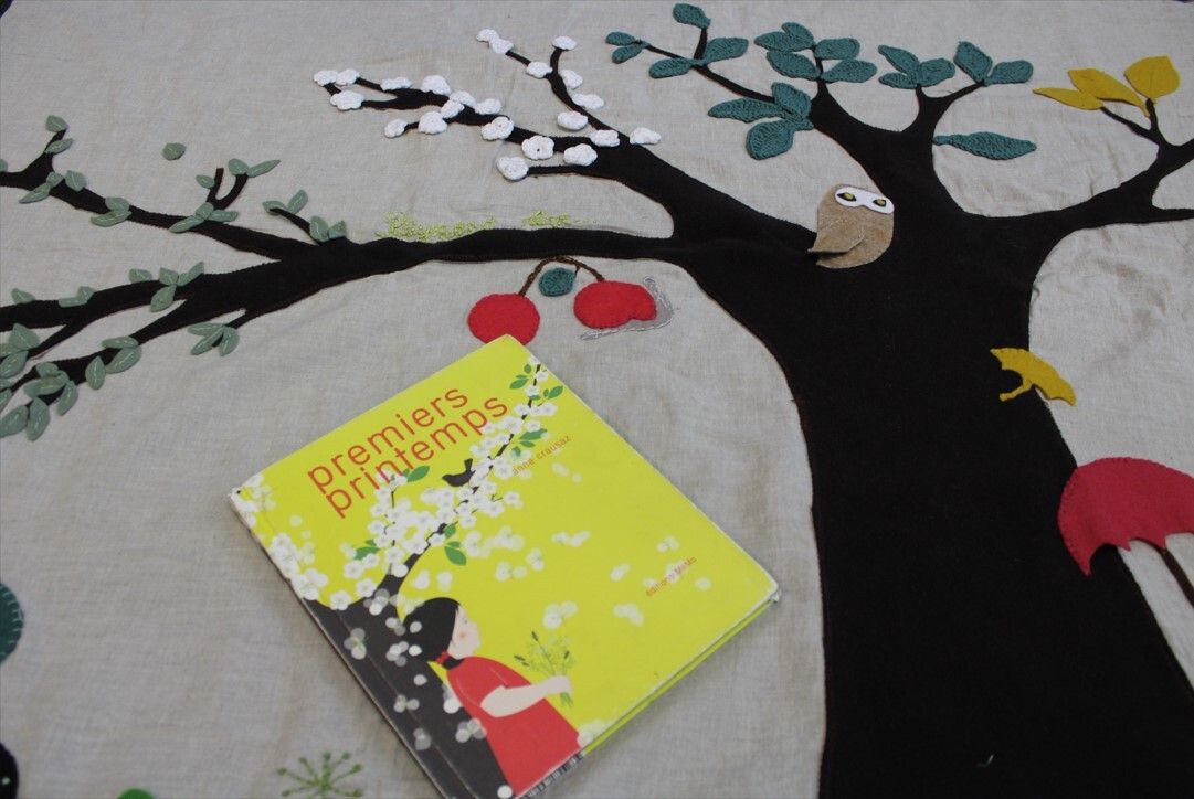 À petits petons vers les histoires : tapis à histoires