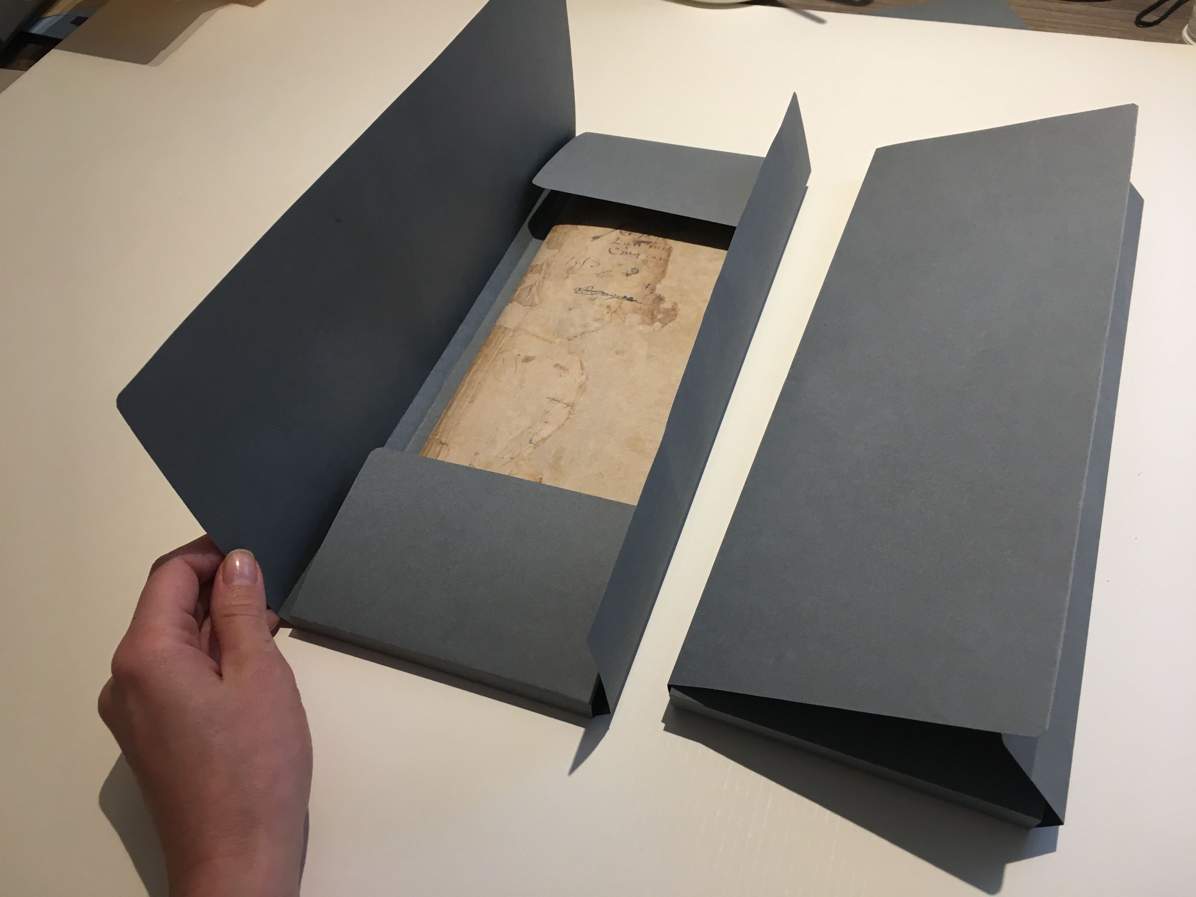 Protège ton papier – Fabrication de conditionnement d’archives