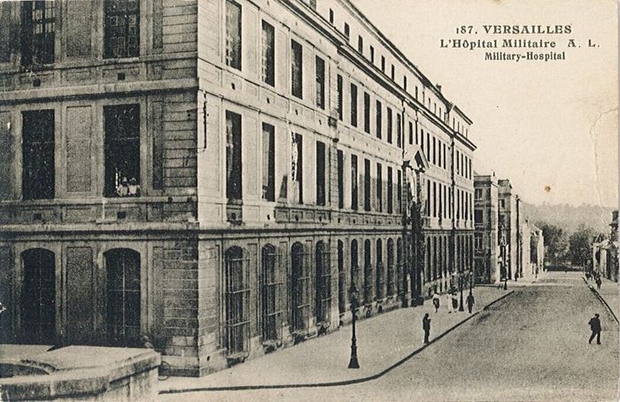Visitez les sites historiques de la rue de l'Indépendance américaine à Versailles en compagnie d'étudiants médiateurs