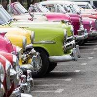 Défilé d'Elégance d'autos et de motos anciennes