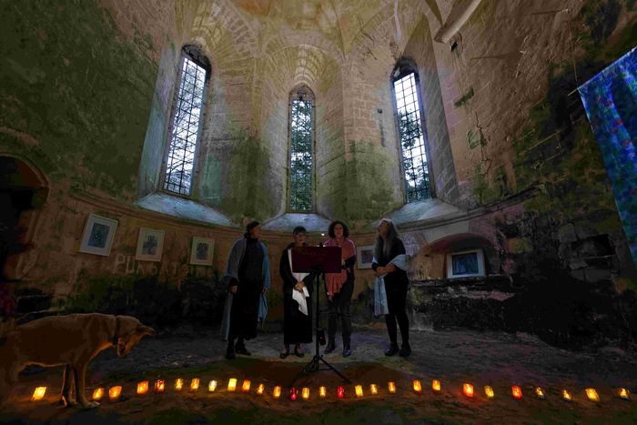 Affiche — Concert de chant sacré dans la chapelle des Moulineaux