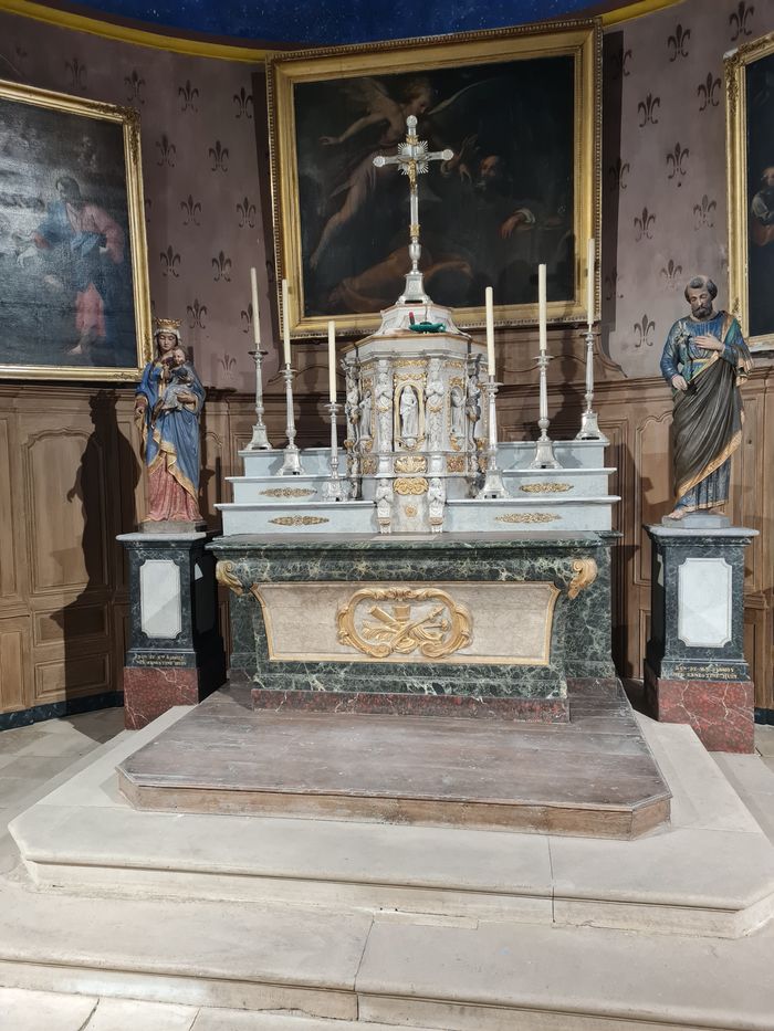 Venez découvrir le chœur restauré d’une église du XIIᵉ siècle