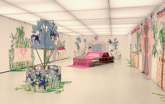 Bienvenue à Delfunland. Dernière nuit au Grand Delfini Hôtel.