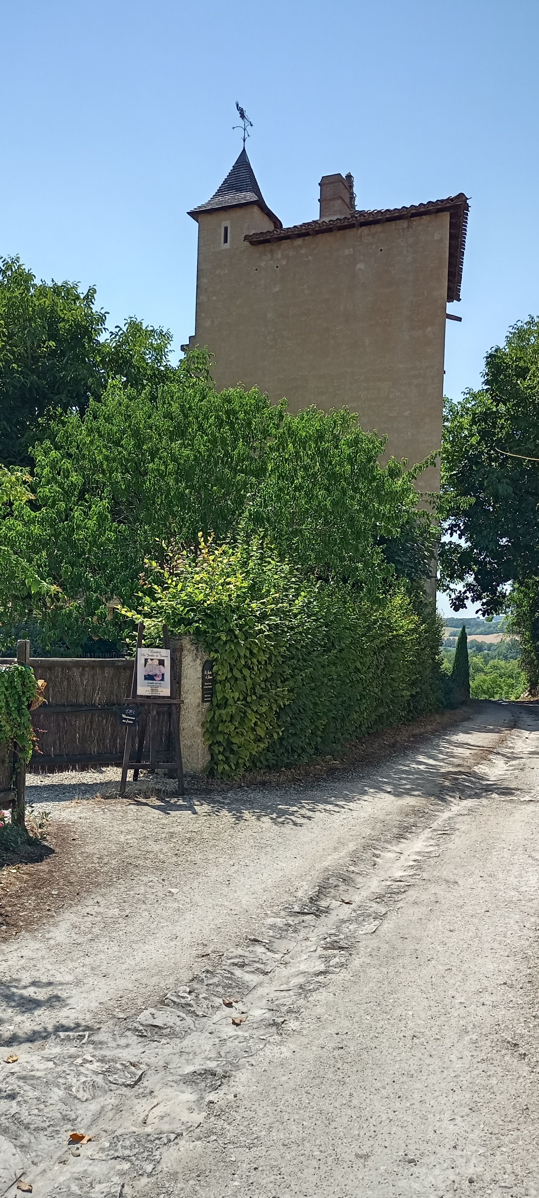 Visite libre du Vieux Château & Jardin de Jeanne