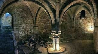 Visite commentée de la cave dîmière du prieuré de Maule